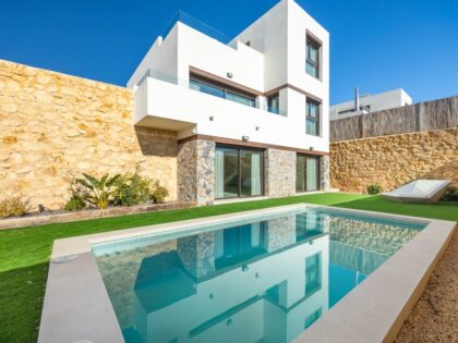 Villa tipo en venta en Balcon Finestrat - Vida Mediterránea Contemporánea con Vistas al Golf