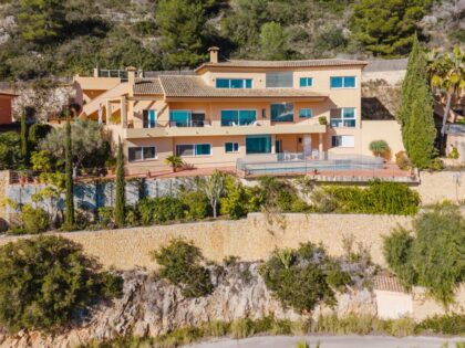 Villa Exclusiva con Vistas Panorámicas al Mar en La Corona