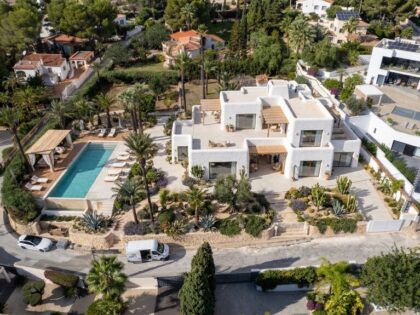 Oportunidad Exclusiva: Gran Parcela con Encanto Mediterráneo para un Nuevo Proyecto de Villa en la Costa de Benissa