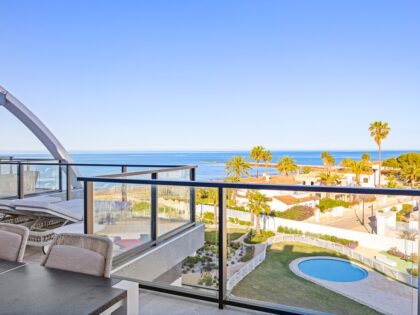 Ático de lujo con solárium en Dénia con vistas panorámicas al mar