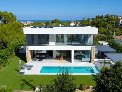 Villa contemporánea sostenible con vistas al mar y al Montgó en Dénia – Tecnología inteligente y estilo de vida mediterráneo