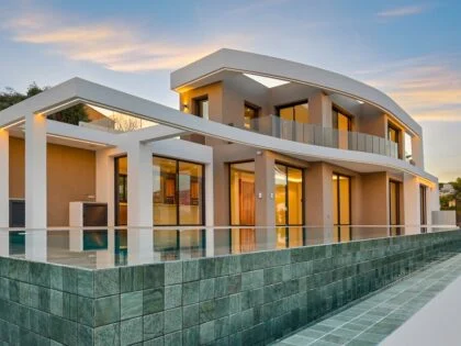 Villa de lujo en Benissa: Vida tranquila cerca de la playa de La Fustera