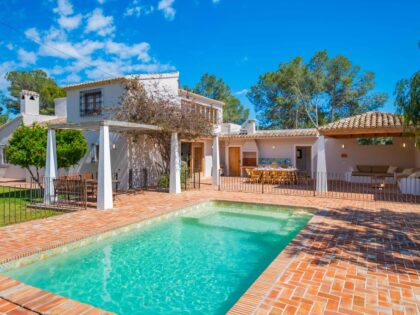 Villa de lujo ecológica en Alfaz del Pi: Una armoniosa mezcla de tradición e innovación