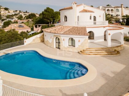 Villa con vistas al mar Mediterráneo con apartamentos independientes para invitados y licencia turística - Ideal para B&B
