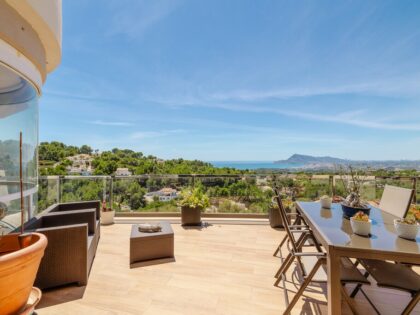 Ático dúplex de lujo en Sierra de Altea con impresionantes vistas al mar y una excepcional vida al aire libre
