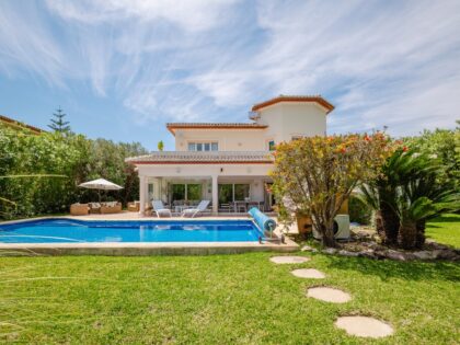 Elegante Villa Mediterránea con Vistas Panorámicas al Montgó en Puerta Fenicia
