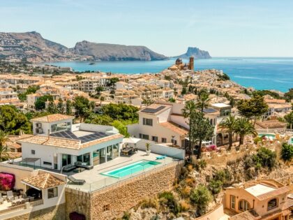 Villa de diseño de lujo con vistas panorámicas al mar a poca distancia del casco antiguo de Altea