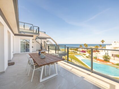 Ático de lujo con solarium en Dénia con vistas panorámicas al mar en Denia