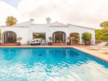 Villa mediterránea con piscina privada en una ubicación privilegiada de Jávea