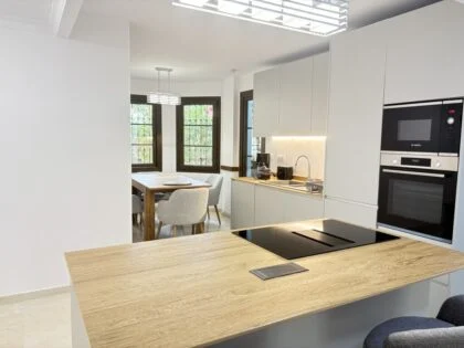 Apartamento de lujo en planta baja con jardín privado en Villa Gadea