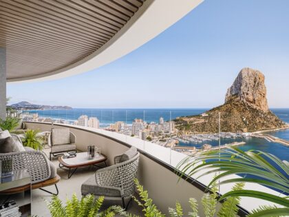 Apartamento de lujo de 3 dormitorios en la playa de Calpe: vistas panorámicas al mar a solo 50 metros del Mediterráneo