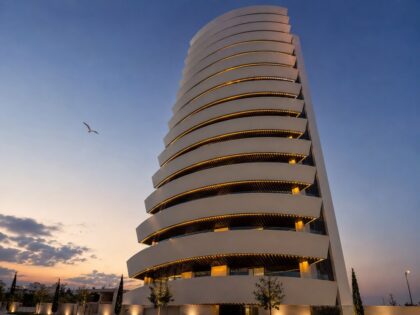 Apartamento de lujo de 3 dormitorios en la playa de Calpe: vistas panorámicas al mar a solo 50 metros del Mediterráneo