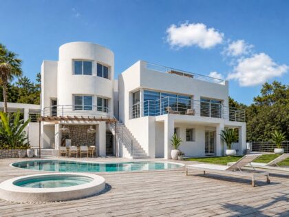 Villa de lujo contemporánea en Altea Hills: donde la elegancia mediterránea se une al mar