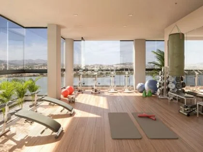 Sky-High Sanctuary: El culmen de la vida innovadora en Calpe